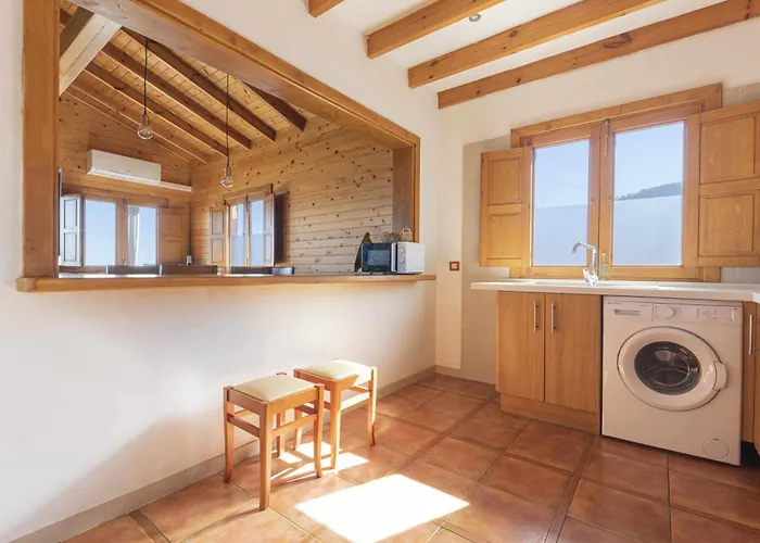 Montana Ilusion Parking ,wifi, Bbk Y Vistas. *